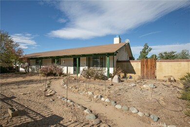 1135 E Nugent St, Lancaster, CA 93535 - photo 2