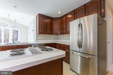 4944 Edge Rock Dr, Chantilly, VA 20151 - photo 6