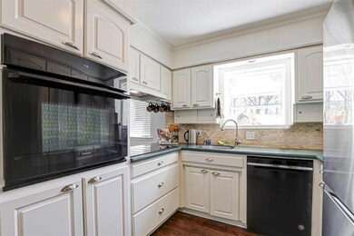 4005 Hollow Oak Dr, Euless, TX 76040 - photo 4