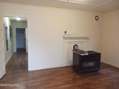 714 Fields Street_hall entrance_20241211