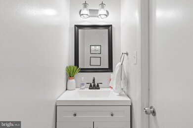 3071 Southern Elm Ct, Fairfax, VA 22031 - photo 4