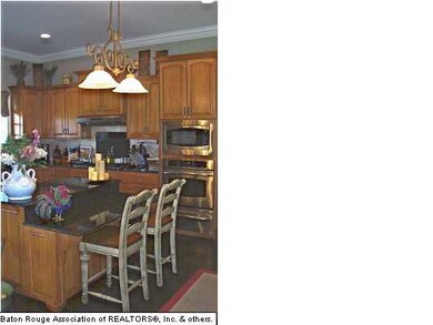 Large center isle, granite counters, cypress cabin