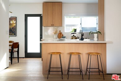 1 Bdrm. Kitchen - 2016 Vista Del Mar