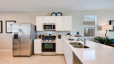 17316 W Gray Fox Trail, Surprise, AZ 85387 - photo 4