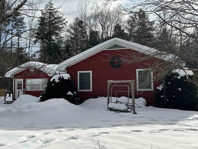 147 Davis Rd, Ludlow, VT 05149 - photo 2