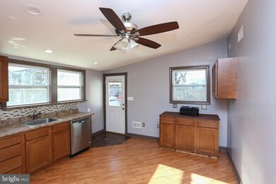 3225 Rosalie Rd, Halethorpe, MD 21227 - photo 4