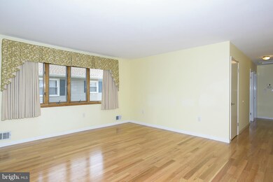 6012 Claire Dr, Elkridge, MD 21075 - photo 3