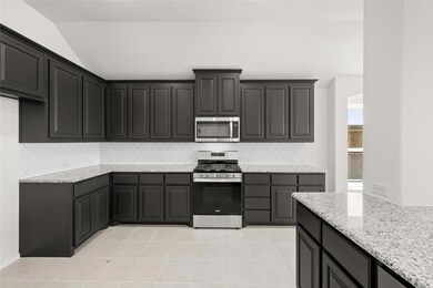 917 Beverly Dr, Cleburne, TX 76033 - photo 6