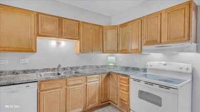 2051 Creekside Dr unit 2-3, Wheaton, IL 60189 - photo 7