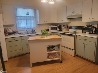 405 W Monroe St, Mount Ayr, IA 50854 - photo 4