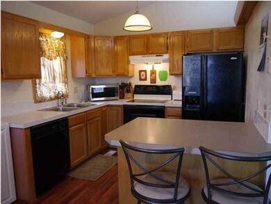 Nice Kitchen with Eating Bar