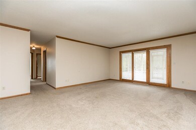 4420 Westchester Dr NE unit A, Cedar Rapids, IA 52402 - photo 5