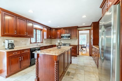 95 Kara Dr, North Andover, MA 01845 - photo 5