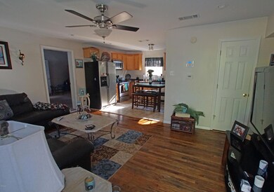 livingroom entrance2