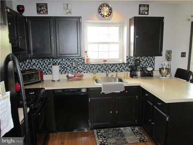 638 Kenney Ln, Brookhaven, PA 19015 - photo 4