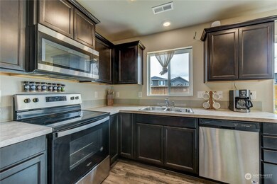 10824 185th St E, Puyallup, WA 98374 - photo 5