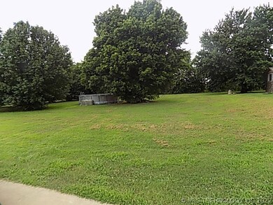 Nice front yard and great place for kids.
