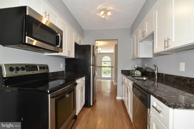 13941 Big Yankee Ln, Centreville, VA 20121 - photo 2