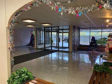 Crest Manor unit 321, Yonkers, NY 10701 - photo 2