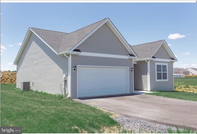 304 Vicksburg Ct, Martinsburg, WV 25404 - photo 4