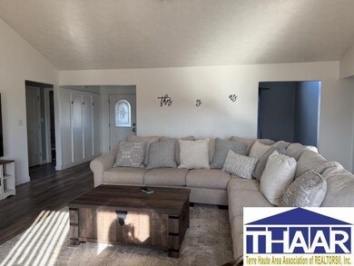 1864 Oakridge Pkwy S, Terre Haute, IN 47802 - photo 6