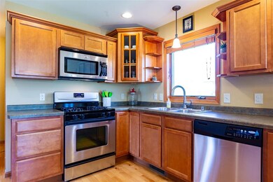 5158 Fox Sedge Ln, Fitchburg, WI 53711 - photo 2