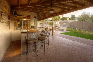 OUTDOOR BAR