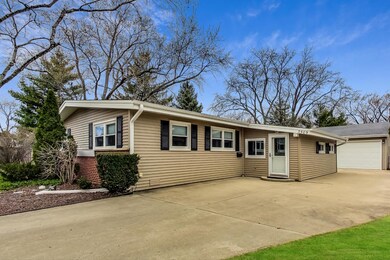 3909 Gull Ct, Rolling Meadows, IL 60008 - photo 2