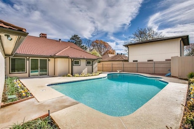 3313 Bobwhite Dr, Bedford, TX 76021 - photo 2