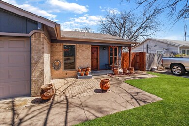 514 Hallvale Dr, Fort Worth, TX 76108 - photo 3