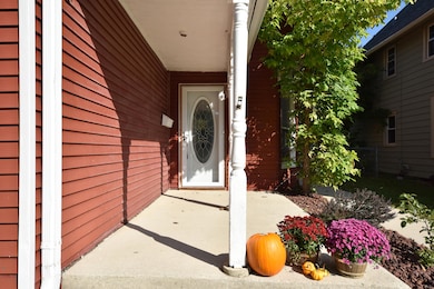 918 Cedar St, West Bend, WI 53095 - photo 4