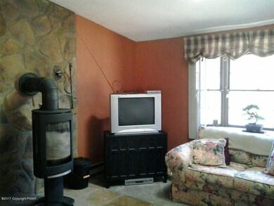 211 Cold Spring Dr, Jim Thorpe, PA 18229 - photo 3