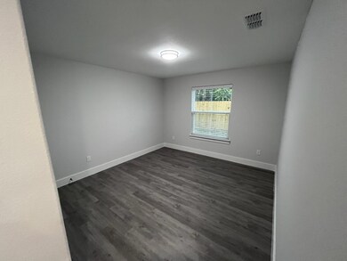715 S 6th St unit 1, Bonham, TX 75418 - photo 5