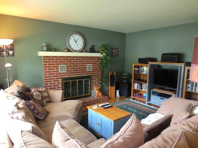 1047 Truxton Ave NE, Grand Rapids, MI 49505 - photo 4