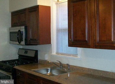 2524 Oakley Ave, Baltimore, MD 21215 - photo 3