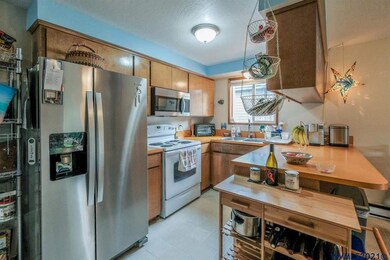 1740 16th Ave SW, Albany, OR 97321 - photo 4