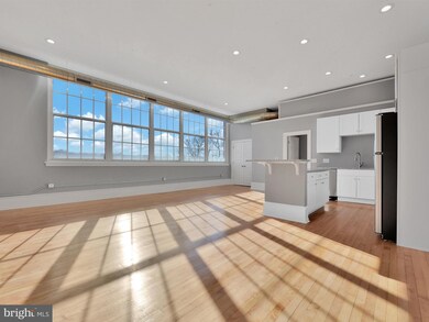 20 W Market St unit APARTMENT 8, Palmyra, PA 17078 - photo 5