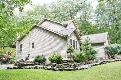 427 Spruce St, Hawley, PA 18428 - photo 4