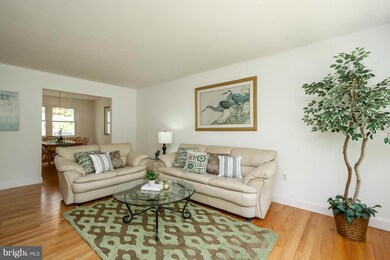 404 Holly Dr, Annapolis, MD 21403 - photo 4