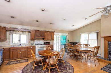 246 Long Hwy, Little Compton, RI 02837 - photo 6