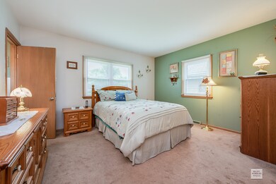 1735 W Downer Place, Aurora, IL 60506 - photo 4