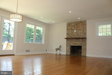 3319 Kaywood Dr, Falls Church, VA 22041 - photo 3