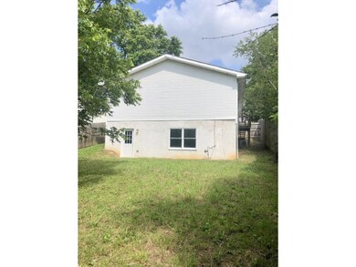 1812 E Millard St, Johnson City, TN 37601 - photo 5