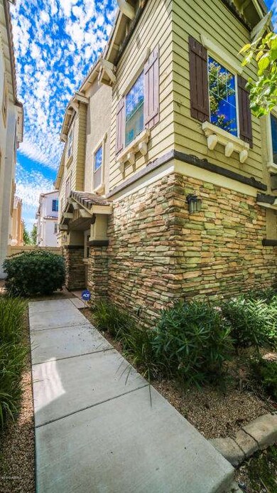 162 W Campbell Court-14
