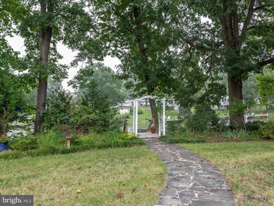 4119 Waterview Dr, Edgewater, MD 21037 - photo 5