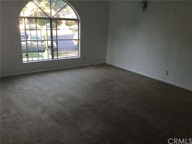 Large Living Room with Cathedral Window for great 