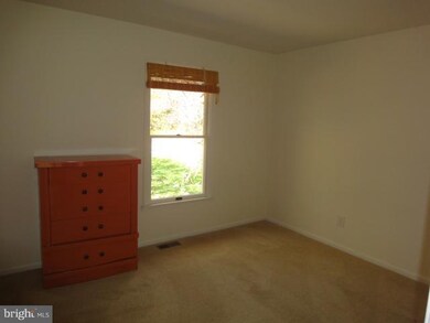 850 Flohr Ave, Sykesville, MD 21784 - photo 2