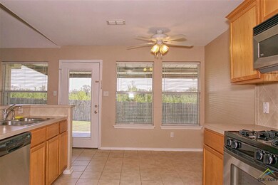 8148 Greer Dr, Tyler, TX 75703 - photo 5