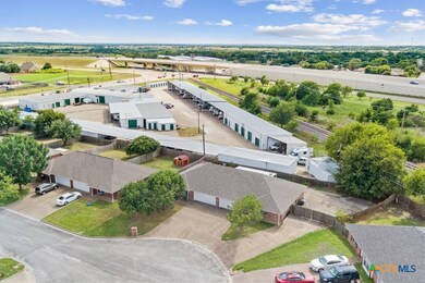 905 Black Diamond Cir unit 7, Hewitt, TX 76643 - photo 2