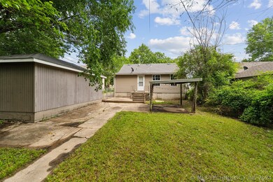 315 S Weenonah Ave, Claremore, OK 74017 - photo 3